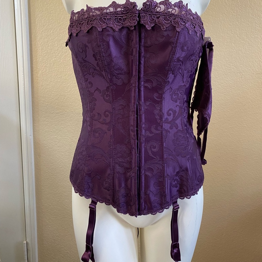 NEW 2 piece Fredericks of Hollywood floral corset set